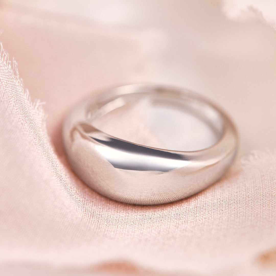 Anillo pequeño con cúpula