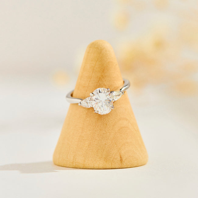 *Pre-Owned* Eva Moissanite Engagement Ring